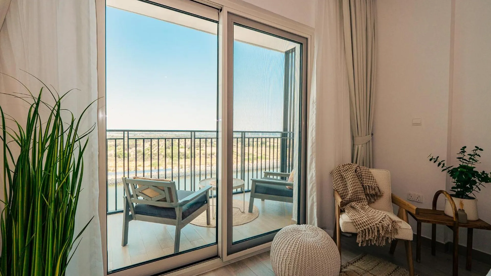 Canal View Studio In Waters Edge Abu Dhabi